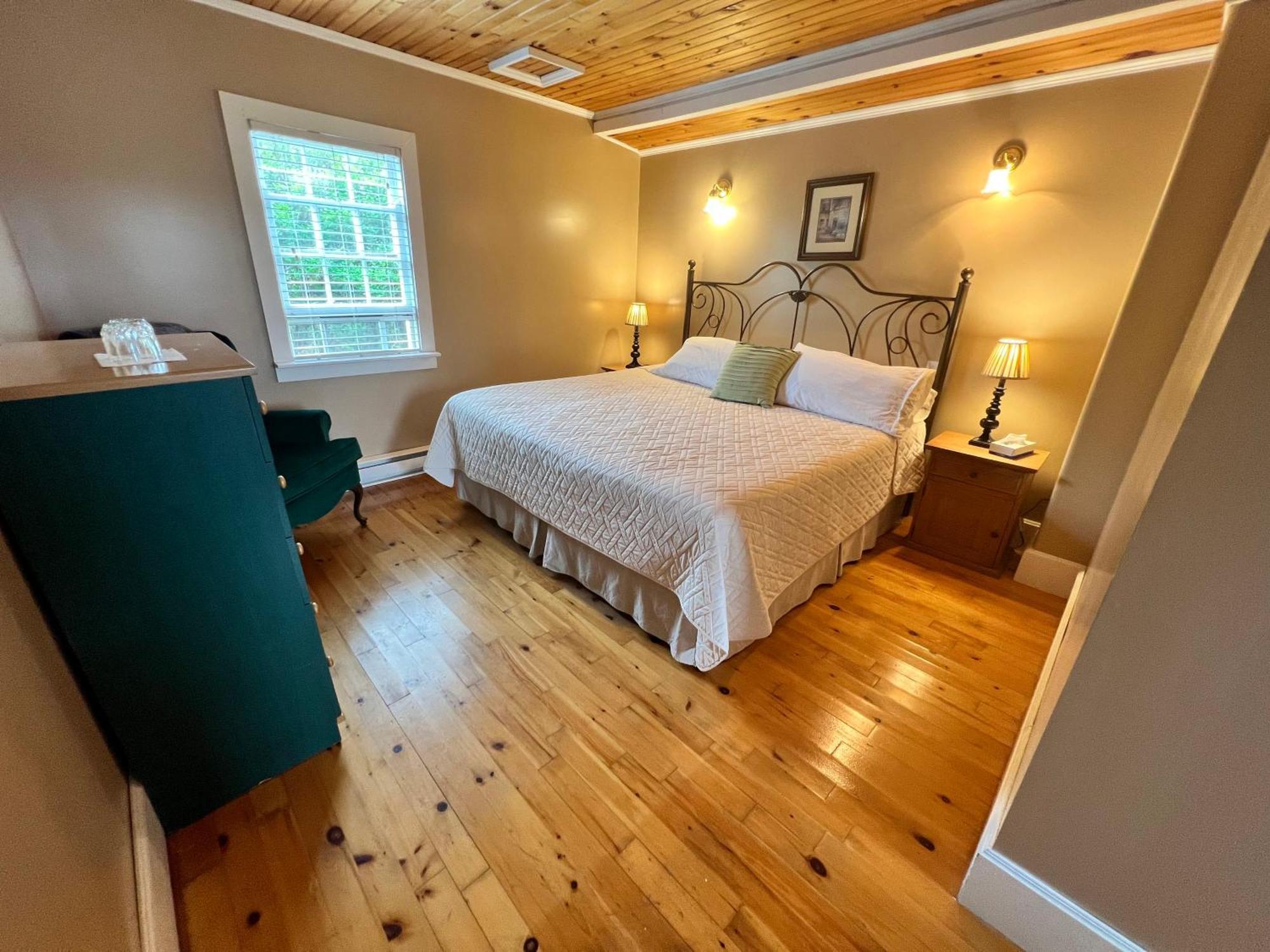 Bishop White Manor Hotell Trinity Exteriör bild